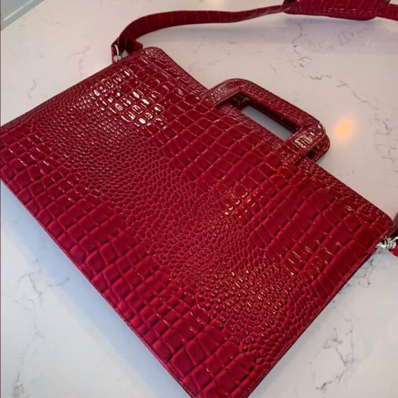 Vintage bold lipstick red vintage crocodile style laptop bag - Picture 5 of 8
